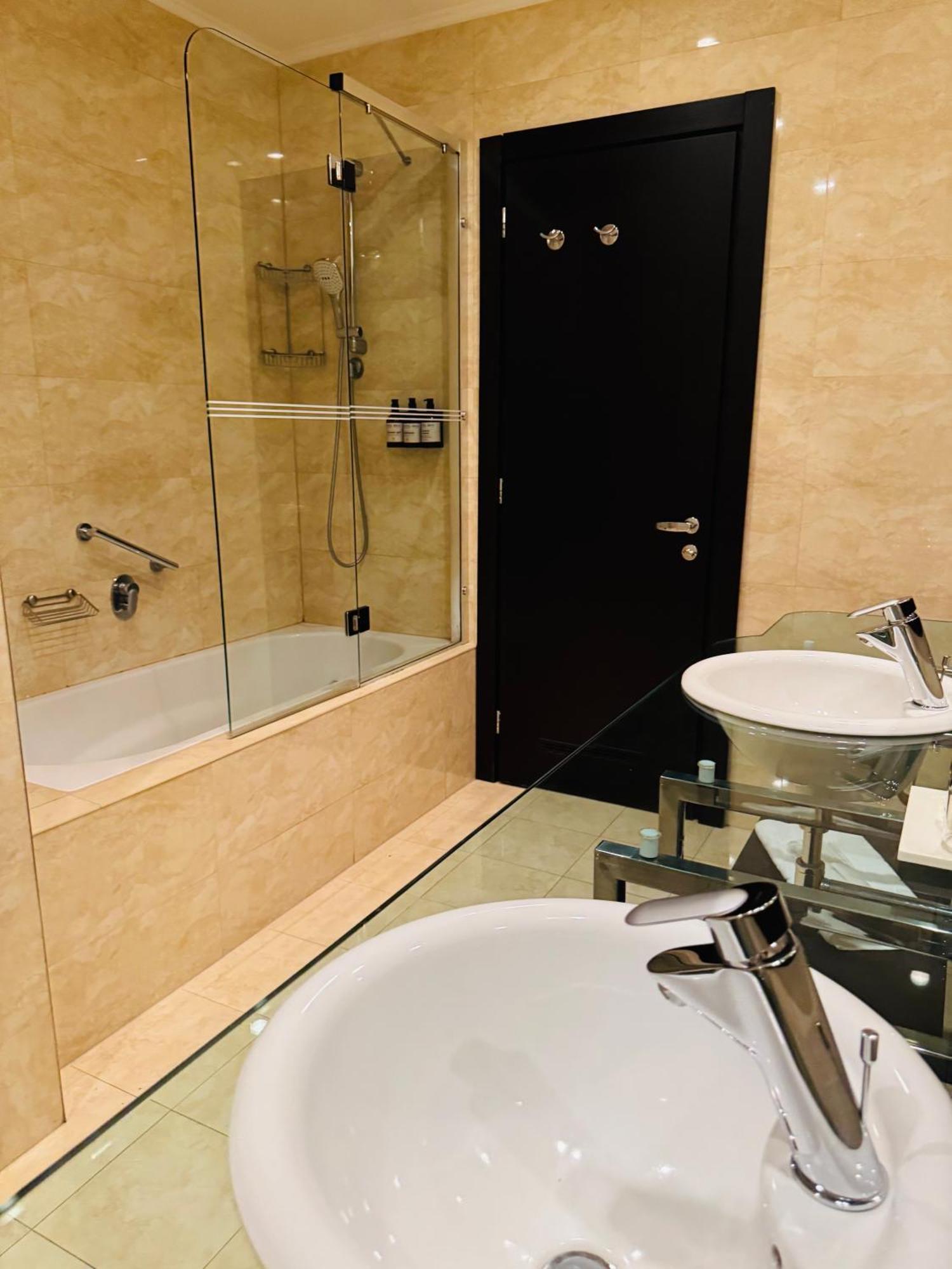 Hotel Rivo 蒂米什瓦拉 外观 照片