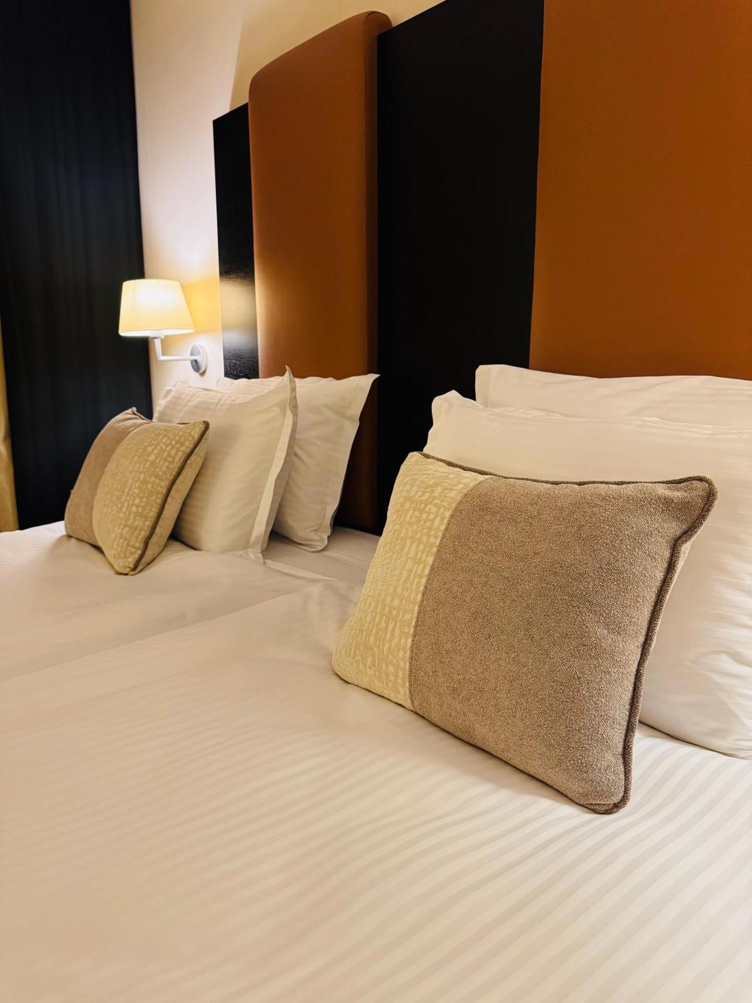 Hotel Rivo 蒂米什瓦拉 外观 照片